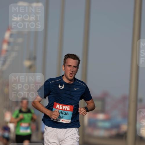 03.10.2026 - Köhlbrandbrückenlauf Michael Strokosch http://msf.ph/oto/10806311 03.10.2026 09:34:42 Position 3 2131 meine-sportfotos.de