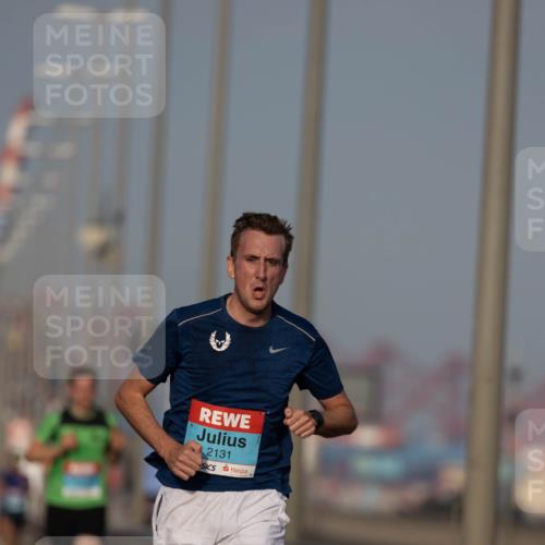 03.10.2026 - Köhlbrandbrückenlauf Michael Strokosch http://msf.ph/oto/10806312 03.10.2026 09:34:42 Position 3 2131 meine-sportfotos.de