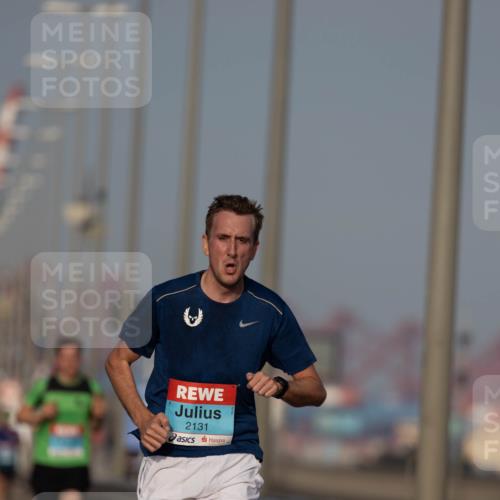 03.10.2026 - Köhlbrandbrückenlauf Michael Strokosch http://msf.ph/oto/10806313 03.10.2026 09:34:42 Position 3 2131 meine-sportfotos.de