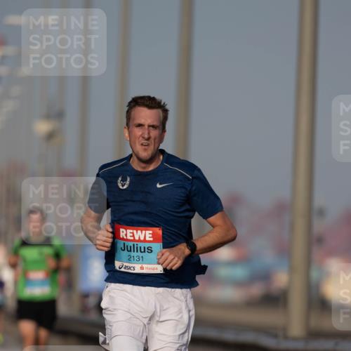 03.10.2026 - Köhlbrandbrückenlauf Michael Strokosch http://msf.ph/oto/10806317 03.10.2026 09:34:42 Position 3 2131 meine-sportfotos.de