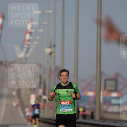 03.10.2026 - Köhlbrandbrückenlauf Michael Strokosch http://msf.ph/oto/10806327 03.10.2026 09:34:46 Position 3 2043 meine-sportfotos.de