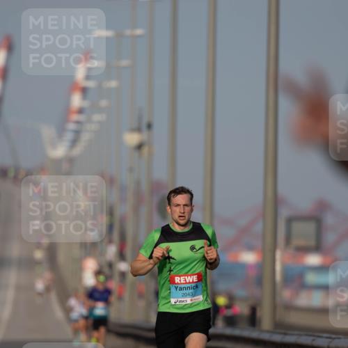 03.10.2026 - Köhlbrandbrückenlauf Michael Strokosch http://msf.ph/oto/10806329 03.10.2026 09:34:46 Position 3 2043 meine-sportfotos.de