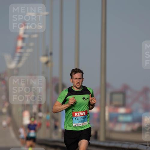03.10.2026 - Köhlbrandbrückenlauf Michael Strokosch http://msf.ph/oto/10806339 03.10.2026 09:34:48 Position 3 2043 meine-sportfotos.de