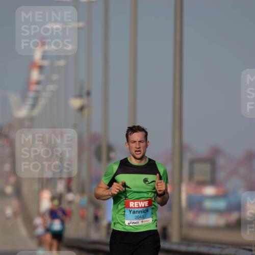 03.10.2026 - Köhlbrandbrückenlauf Michael Strokosch http://msf.ph/oto/10806342 03.10.2026 09:34:48 Position 3 30, 2043 meine-sportfotos.de