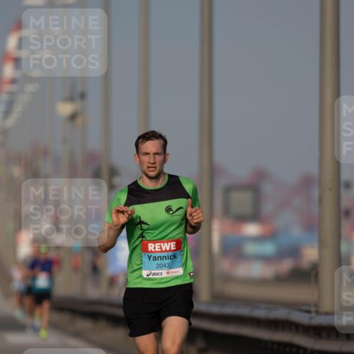 03.10.2026 - Köhlbrandbrückenlauf Michael Strokosch http://msf.ph/oto/10806346 03.10.2026 09:34:48 Position 3 2043 meine-sportfotos.de