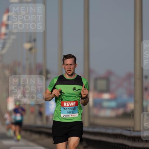 03.10.2026 - Köhlbrandbrückenlauf Michael Strokosch http://msf.ph/oto/10806351 03.10.2026 09:34:48 Position 3 2043 meine-sportfotos.de