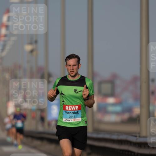 03.10.2026 - Köhlbrandbrückenlauf Michael Strokosch http://msf.ph/oto/10806353 03.10.2026 09:34:48 Position 3 2043 meine-sportfotos.de