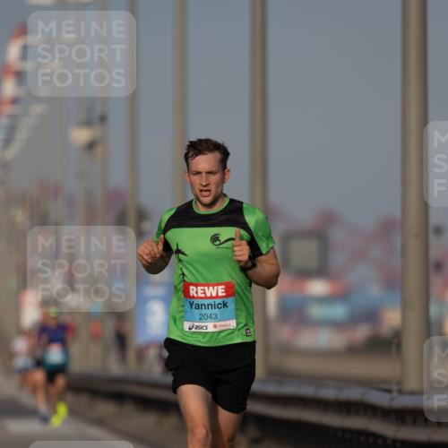 03.10.2026 - Köhlbrandbrückenlauf Michael Strokosch http://msf.ph/oto/10806355 03.10.2026 09:34:49 Position 3 2043 meine-sportfotos.de