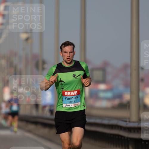 03.10.2026 - Köhlbrandbrückenlauf Michael Strokosch http://msf.ph/oto/10806356 03.10.2026 09:34:49 Position 3 2043 meine-sportfotos.de