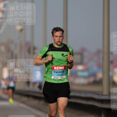 03.10.2026 - Köhlbrandbrückenlauf Michael Strokosch http://msf.ph/oto/10806360 03.10.2026 09:34:49 Position 3 2043 meine-sportfotos.de