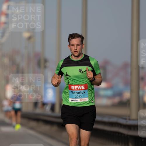 03.10.2026 - Köhlbrandbrückenlauf Michael Strokosch http://msf.ph/oto/10806365 03.10.2026 09:34:49 Position 3 2043 meine-sportfotos.de