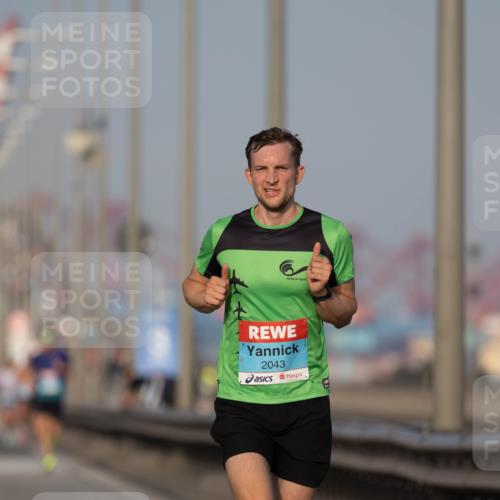 03.10.2026 - Köhlbrandbrückenlauf Michael Strokosch http://msf.ph/oto/10806370 03.10.2026 09:34:50 Position 3 2043 meine-sportfotos.de