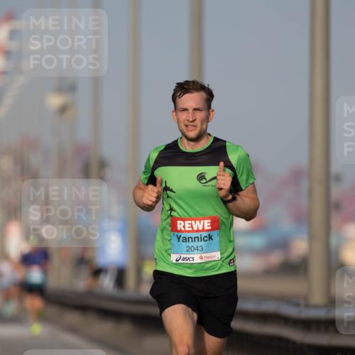 03.10.2026 - Köhlbrandbrückenlauf Michael Strokosch http://msf.ph/oto/10806371 03.10.2026 09:34:50 Position 3 2043 meine-sportfotos.de