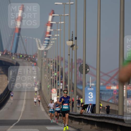 03.10.2026 - Köhlbrandbrückenlauf Michael Strokosch http://msf.ph/oto/10806374 03.10.2026 09:34:52 Position 3 3 meine-sportfotos.de