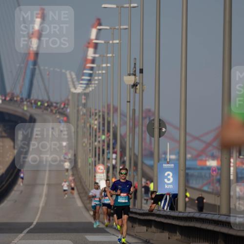 03.10.2026 - Köhlbrandbrückenlauf Michael Strokosch http://msf.ph/oto/10806377 03.10.2026 09:34:52 Position 3 3 meine-sportfotos.de