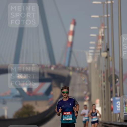 03.10.2026 - Köhlbrandbrückenlauf Michael Strokosch http://msf.ph/oto/10806381 03.10.2026 09:35:04 Position 3 2111 meine-sportfotos.de