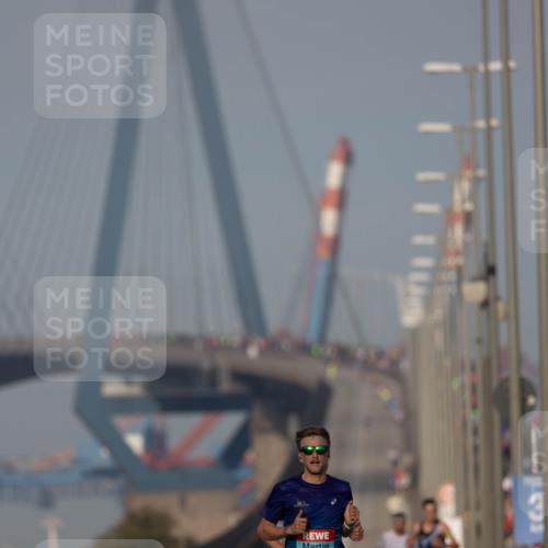 03.10.2026 - Köhlbrandbrückenlauf Michael Strokosch http://msf.ph/oto/10806383 03.10.2026 09:35:04 Position 3 2111 meine-sportfotos.de