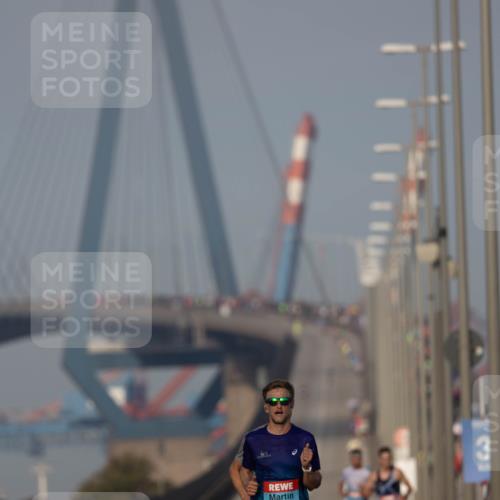 03.10.2026 - Köhlbrandbrückenlauf Michael Strokosch http://msf.ph/oto/10806385 03.10.2026 09:35:04 Position 3 2111 meine-sportfotos.de