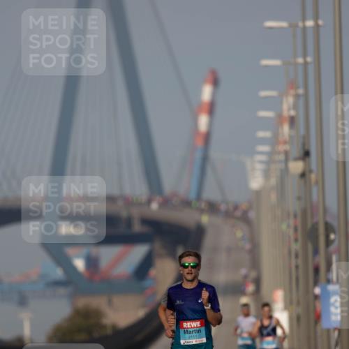 03.10.2026 - Köhlbrandbrückenlauf Michael Strokosch http://msf.ph/oto/10806386 03.10.2026 09:35:04 Position 3 2111, 199 meine-sportfotos.de
