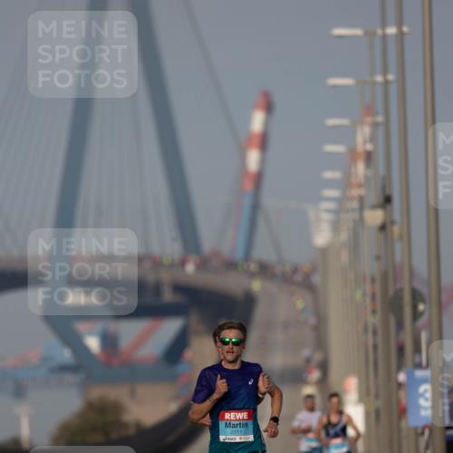 03.10.2026 - Köhlbrandbrückenlauf Michael Strokosch http://msf.ph/oto/10806391 03.10.2026 09:35:04 Position 3 2111 meine-sportfotos.de