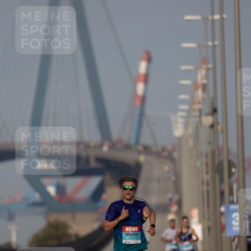 03.10.2026 - Köhlbrandbrückenlauf Michael Strokosch http://msf.ph/oto/10806392 03.10.2026 09:35:04 Position 3 2111 meine-sportfotos.de