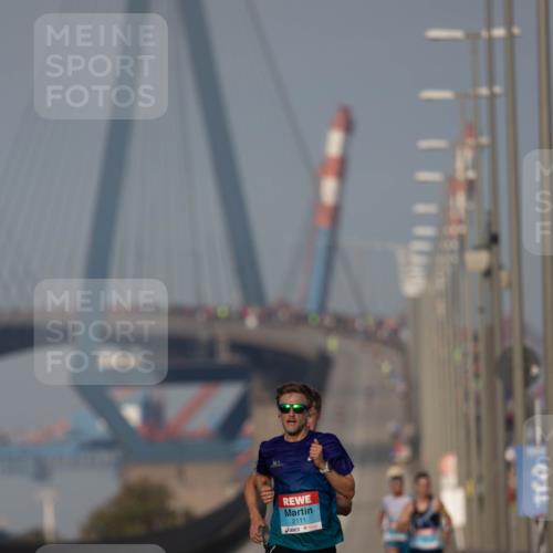 03.10.2026 - Köhlbrandbrückenlauf Michael Strokosch http://msf.ph/oto/10806398 03.10.2026 09:35:05 Position 3 2111 meine-sportfotos.de