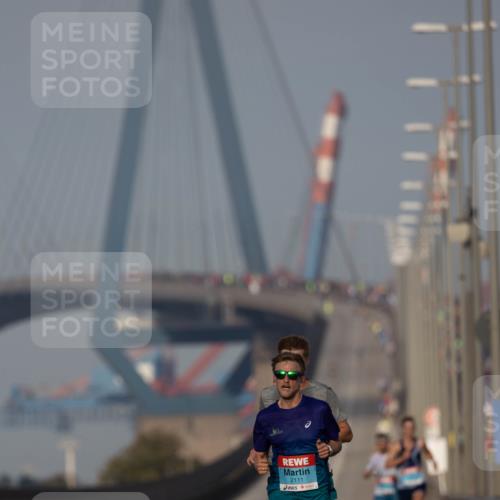03.10.2026 - Köhlbrandbrückenlauf Michael Strokosch http://msf.ph/oto/10806401 03.10.2026 09:35:05 Position 3 2111 meine-sportfotos.de
