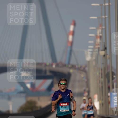 03.10.2026 - Köhlbrandbrückenlauf Michael Strokosch http://msf.ph/oto/10806404 03.10.2026 09:35:05 Position 3 2111 meine-sportfotos.de