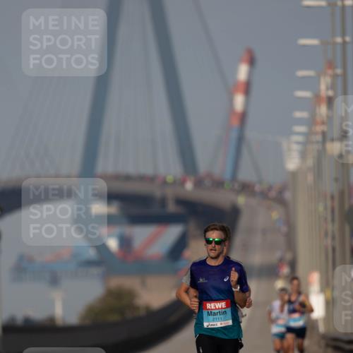 03.10.2026 - Köhlbrandbrückenlauf Michael Strokosch http://msf.ph/oto/10806407 03.10.2026 09:35:05 Position 3 2111 meine-sportfotos.de
