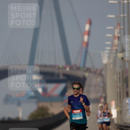 03.10.2026 - Köhlbrandbrückenlauf Michael Strokosch http://msf.ph/oto/10806408 03.10.2026 09:35:05 Position 3 2111 meine-sportfotos.de