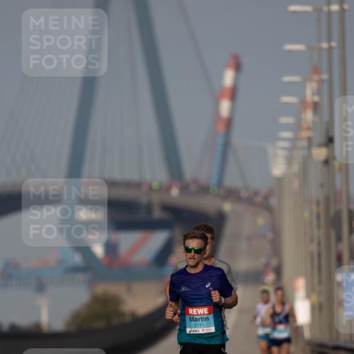 03.10.2026 - Köhlbrandbrückenlauf Michael Strokosch http://msf.ph/oto/10806411 03.10.2026 09:35:05 Position 3 2111 meine-sportfotos.de