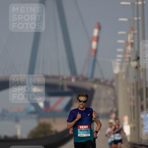 03.10.2026 - Köhlbrandbrückenlauf Michael Strokosch http://msf.ph/oto/10806415 03.10.2026 09:35:06 Position 3 2111 meine-sportfotos.de