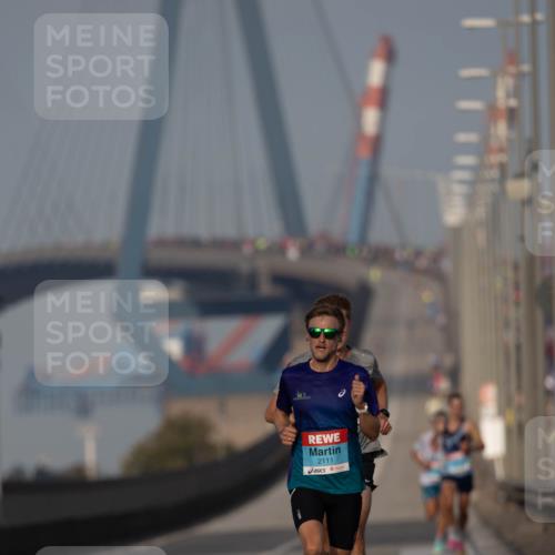 03.10.2026 - Köhlbrandbrückenlauf Michael Strokosch http://msf.ph/oto/10806420 03.10.2026 09:35:06 Position 3 2111 meine-sportfotos.de