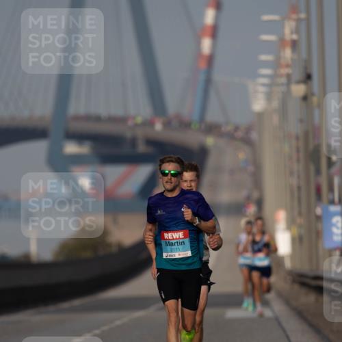 03.10.2026 - Köhlbrandbrückenlauf Michael Strokosch http://msf.ph/oto/10806421 03.10.2026 09:35:06 Position 3 2111 meine-sportfotos.de