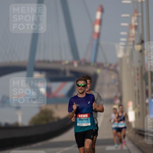 03.10.2026 - Köhlbrandbrückenlauf Michael Strokosch http://msf.ph/oto/10806424 03.10.2026 09:35:06 Position 3 2111 meine-sportfotos.de