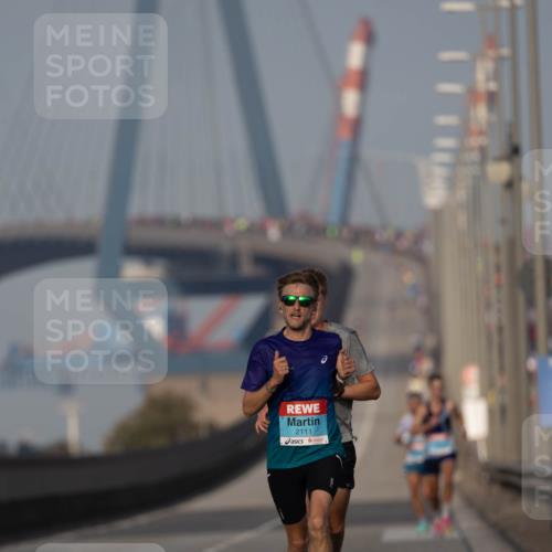 03.10.2026 - Köhlbrandbrückenlauf Michael Strokosch http://msf.ph/oto/10806425 03.10.2026 09:35:06 Position 3 2111 meine-sportfotos.de