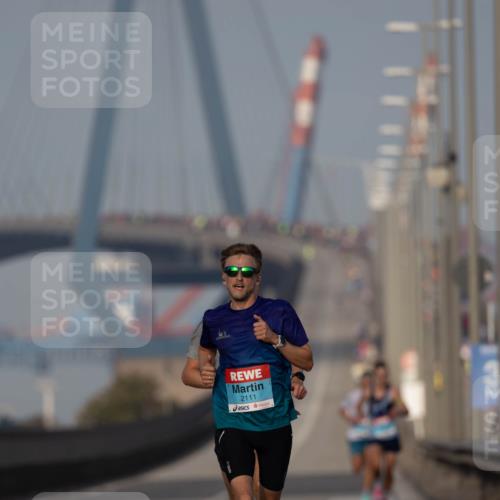 03.10.2026 - Köhlbrandbrückenlauf Michael Strokosch http://msf.ph/oto/10806426 03.10.2026 09:35:07 Position 3 2111 meine-sportfotos.de