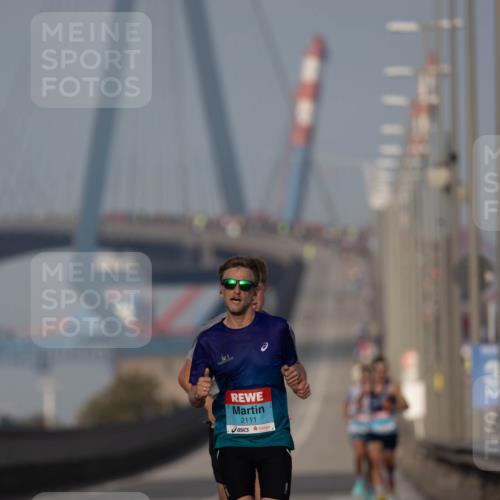 03.10.2026 - Köhlbrandbrückenlauf Michael Strokosch http://msf.ph/oto/10806429 03.10.2026 09:35:07 Position 3 2111 meine-sportfotos.de