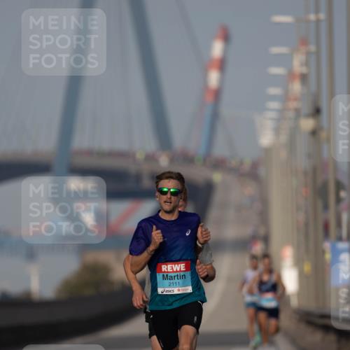03.10.2026 - Köhlbrandbrückenlauf Michael Strokosch http://msf.ph/oto/10806431 03.10.2026 09:35:08 Position 3 2111 meine-sportfotos.de