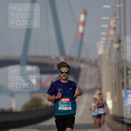 03.10.2026 - Köhlbrandbrückenlauf Michael Strokosch http://msf.ph/oto/10806433 03.10.2026 09:35:08 Position 3 2111 meine-sportfotos.de