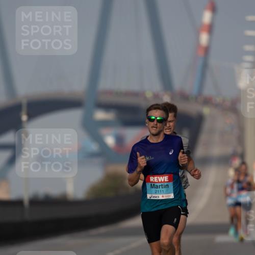 03.10.2026 - Köhlbrandbrückenlauf Michael Strokosch http://msf.ph/oto/10806442 03.10.2026 09:35:08 Position 3 2111 meine-sportfotos.de