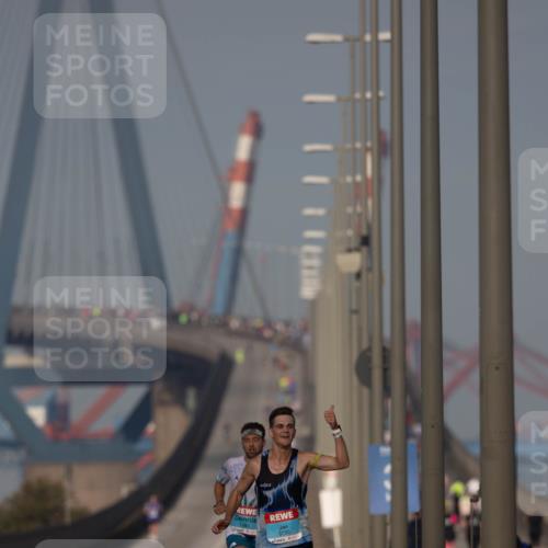 03.10.2026 - Köhlbrandbrückenlauf Michael Strokosch http://msf.ph/oto/10806458 03.10.2026 09:35:18 Position 3 1063, 3735 meine-sportfotos.de