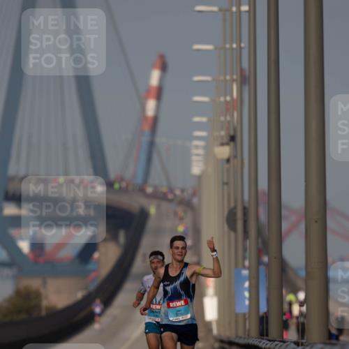 03.10.2026 - Köhlbrandbrückenlauf Michael Strokosch http://msf.ph/oto/10806460 03.10.2026 09:35:18 Position 3 1063, 3735 meine-sportfotos.de