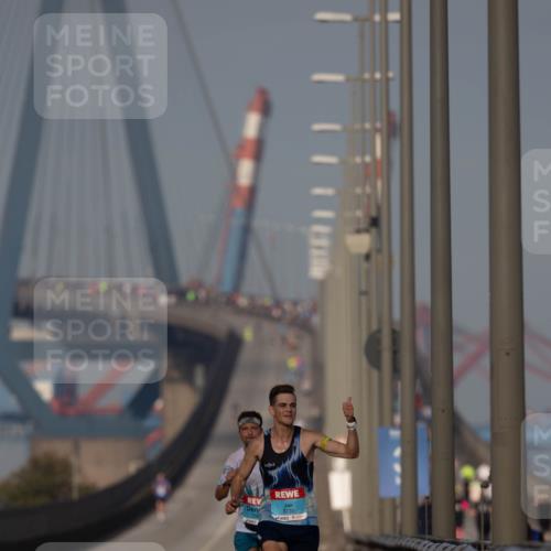 03.10.2026 - Köhlbrandbrückenlauf Michael Strokosch http://msf.ph/oto/10806462 03.10.2026 09:35:19 Position 3 3735 meine-sportfotos.de