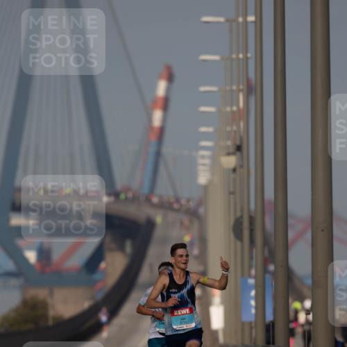 03.10.2026 - Köhlbrandbrückenlauf Michael Strokosch http://msf.ph/oto/10806466 03.10.2026 09:35:19 Position 3 3735 meine-sportfotos.de