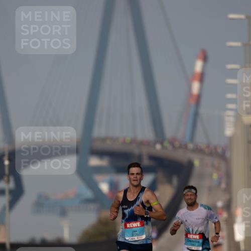 03.10.2026 - Köhlbrandbrückenlauf Michael Strokosch http://msf.ph/oto/10806473 03.10.2026 09:35:22 Position 3 90, 3735, 1063 meine-sportfotos.de