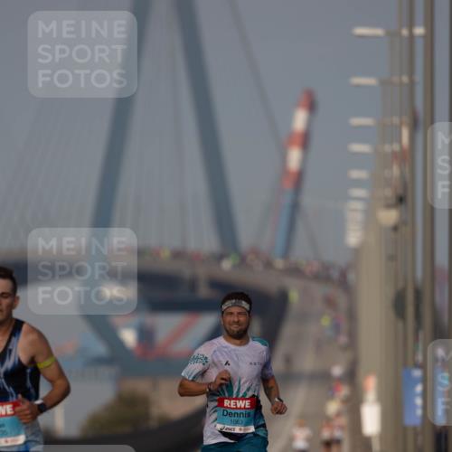 03.10.2026 - Köhlbrandbrückenlauf Michael Strokosch http://msf.ph/oto/10806506 03.10.2026 09:35:25 Position 3 1063 meine-sportfotos.de