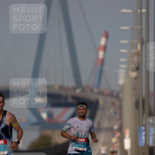 03.10.2026 - Köhlbrandbrückenlauf Michael Strokosch http://msf.ph/oto/10806507 03.10.2026 09:35:25 Position 3 1063 meine-sportfotos.de
