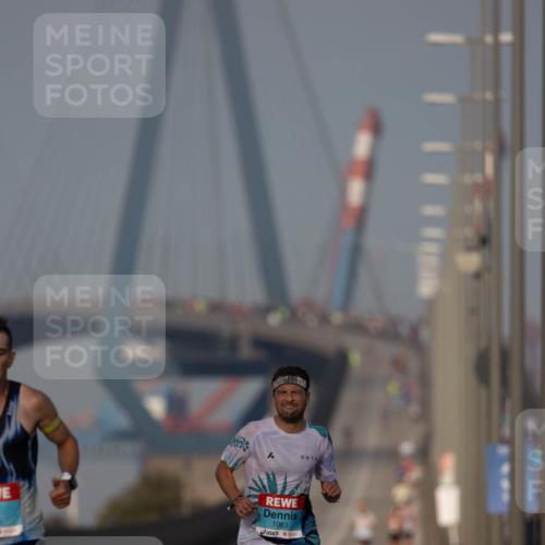 03.10.2026 - Köhlbrandbrückenlauf Michael Strokosch http://msf.ph/oto/10806508 03.10.2026 09:35:25 Position 3 1063 meine-sportfotos.de
