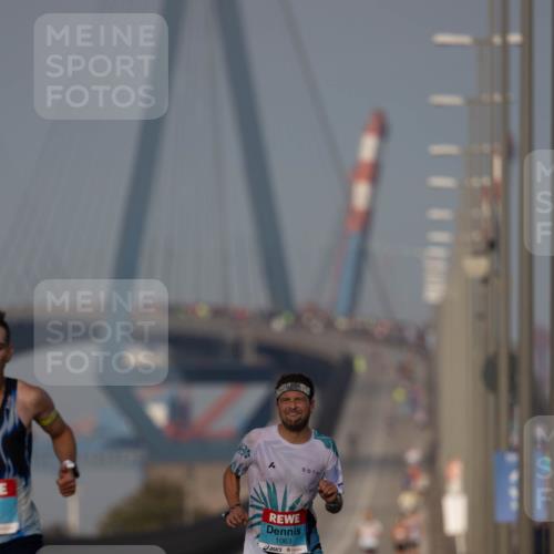 03.10.2026 - Köhlbrandbrückenlauf Michael Strokosch http://msf.ph/oto/10806509 03.10.2026 09:35:25 Position 3 1063 meine-sportfotos.de